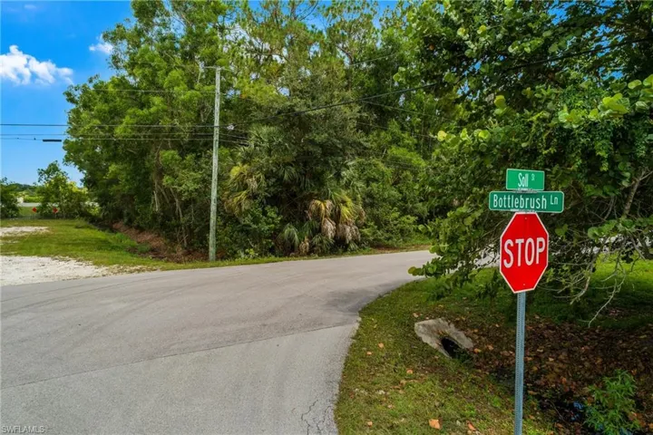 620 Soll St, Naples, Florida 34109