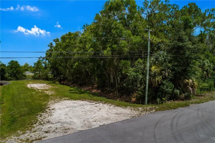 620 Soll St, Naples, Florida 34109