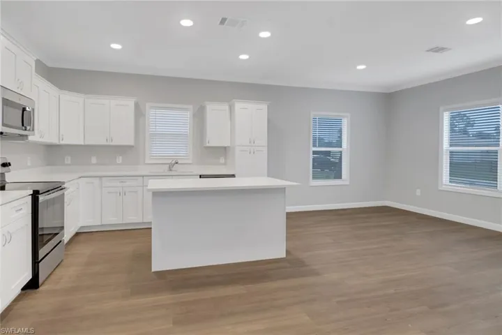 838  Porter E ST, Lehigh Acres, FL 33974