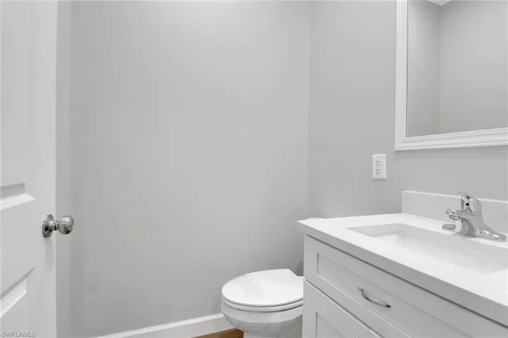 1/2 guest Bathroom