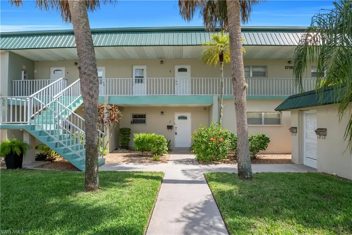 1715 Golf Club Dr 2, North Fort Myers, Florida 33903
