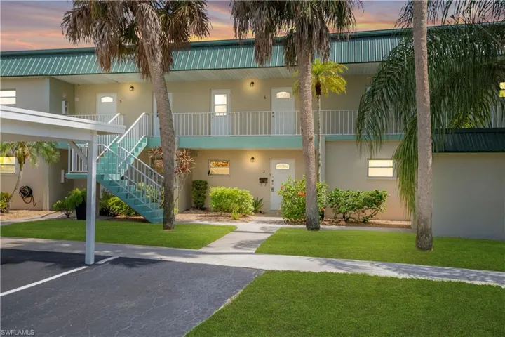1715  Golf Club  DR, North Fort Myers, FL 33903