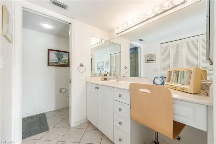 5905 Trailwinds Dr 812, Fort Myers, Florida 33907