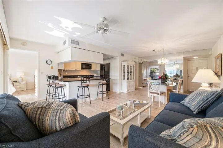 5905 Trailwinds Dr 812, Fort Myers, Florida 33907