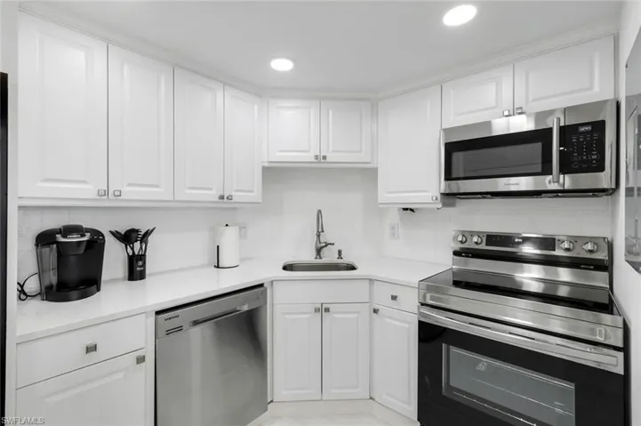 Beautifully updated kitchen