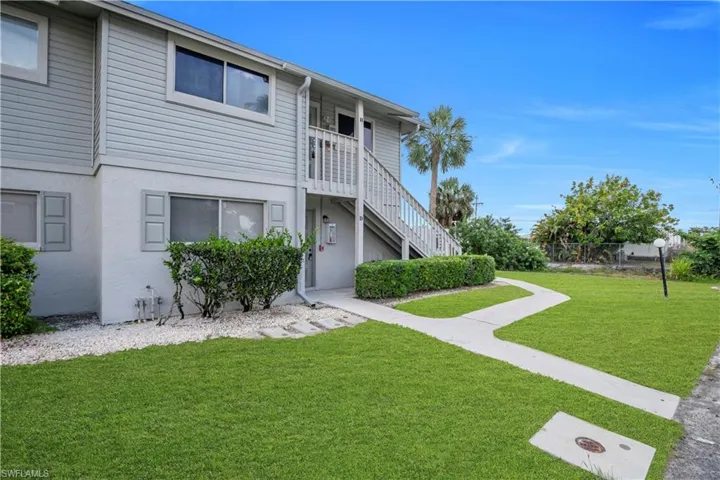 5745 Foxlake Dr D, North Fort Myers, Florida 33917