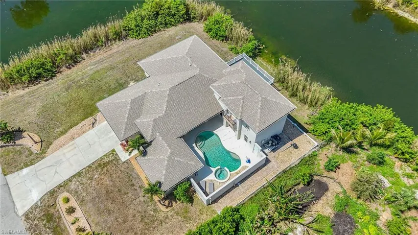 2534 20th Ct, Cape Coral, Florida 33909