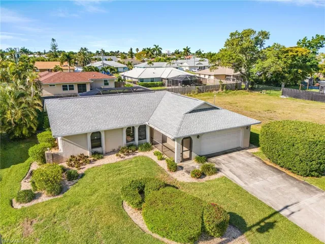 210 SW 43rd  LN, Cape Coral, FL 33914