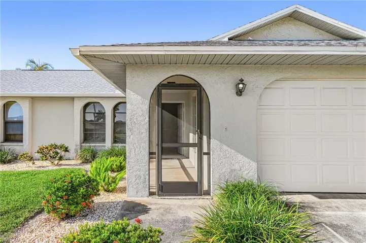 210 SW 43rd  LN, Cape Coral, FL 33914