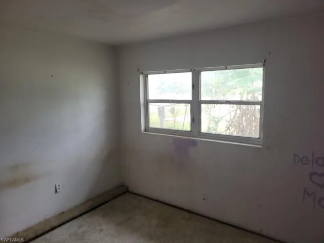 1270 Pinecrest St, North Fort Myers, Florida 33903