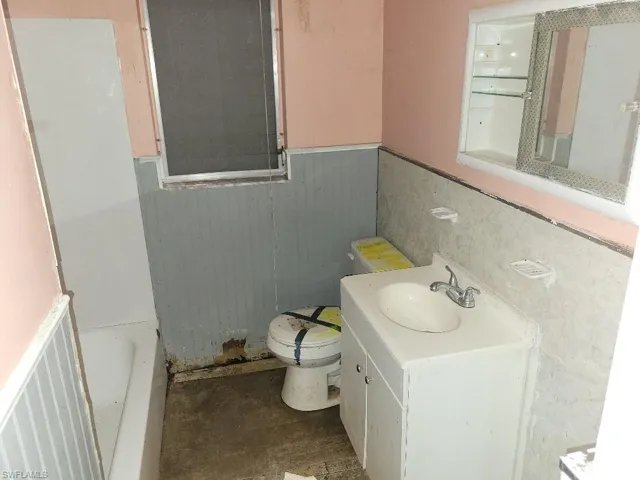 1270 Pinecrest St, North Fort Myers, Florida 33903