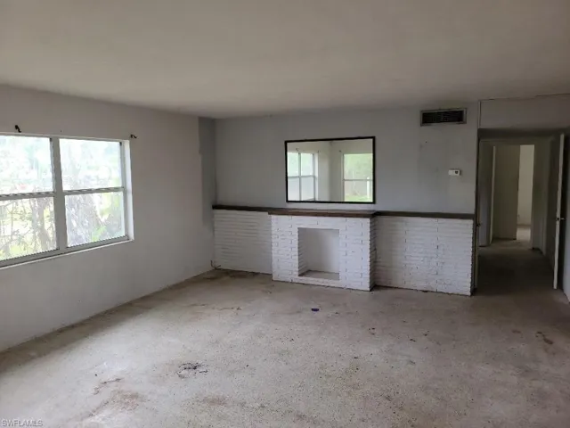 1270 Pinecrest St, North Fort Myers, Florida 33903
