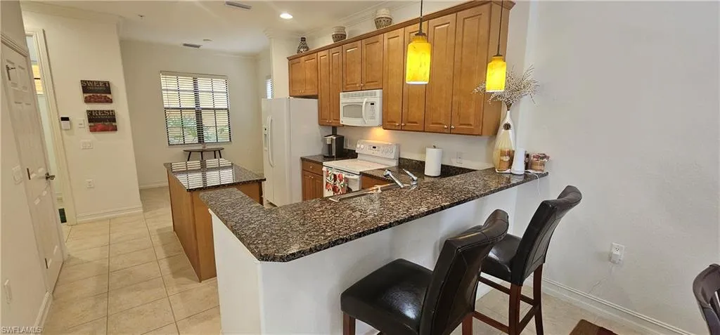 9153 Chula Vista St 13203, Naples, Florida 34113