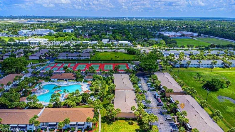 Bird's eye view of Snowflake Ln and Recreation