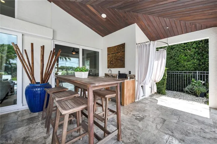 240  Silverado  DR, Naples, FL 34119