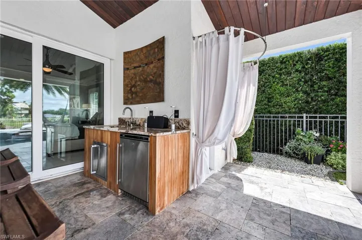240  Silverado  DR, Naples, FL 34119