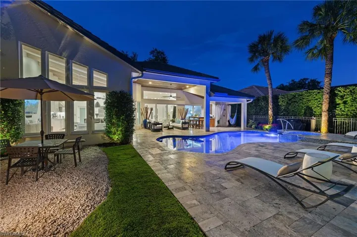 240  Silverado  DR, Naples, FL 34119