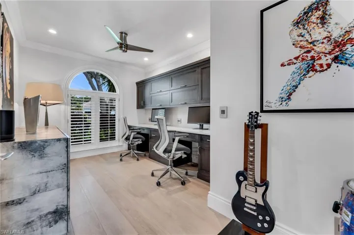 240  Silverado  DR, Naples, FL 34119