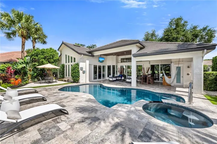 240  Silverado  DR, Naples, FL 34119