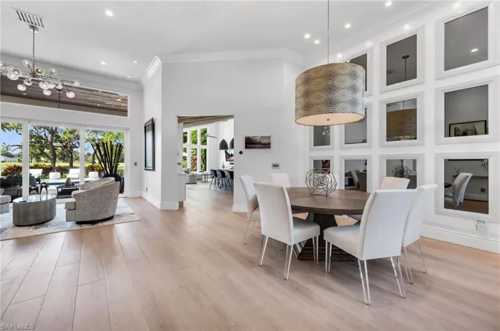 240  Silverado  DR, Naples, FL 34119