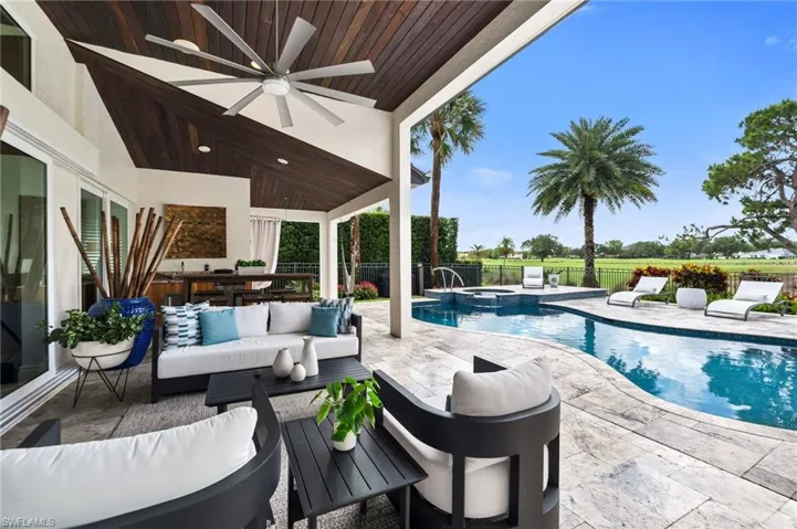 240  Silverado  DR, Naples, FL 34119