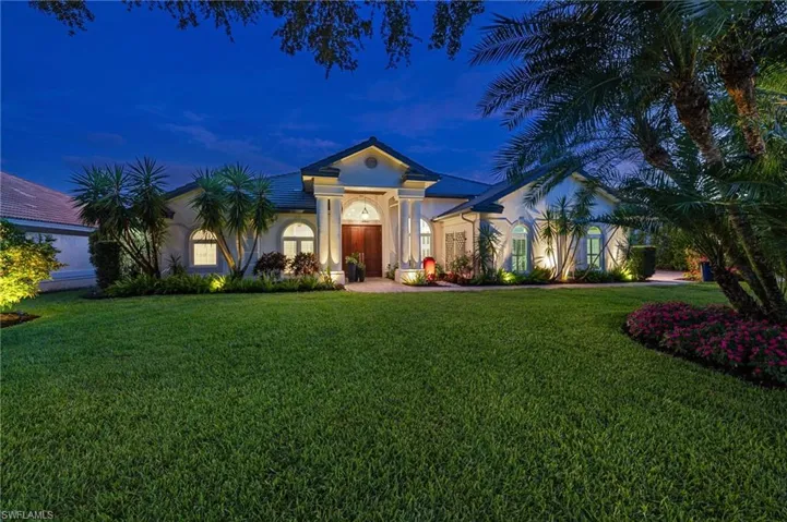 240  Silverado  DR, Naples, FL 34119
