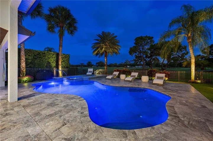 240  Silverado  DR, Naples, FL 34119
