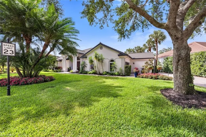 240  Silverado  DR, Naples, FL 34119