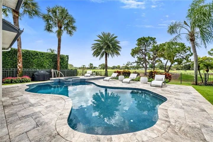 240  Silverado  DR, Naples, FL 34119