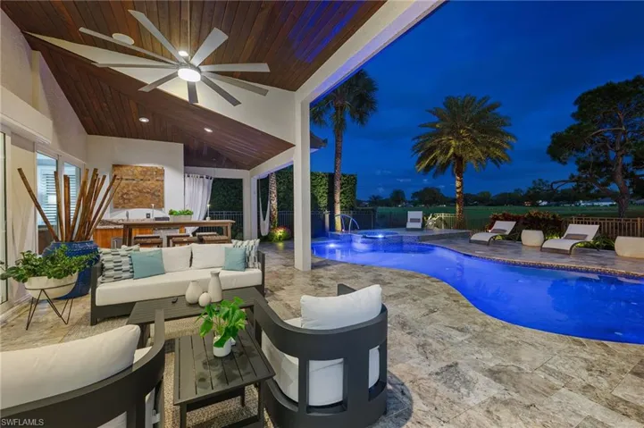 240  Silverado  DR, Naples, FL 34119