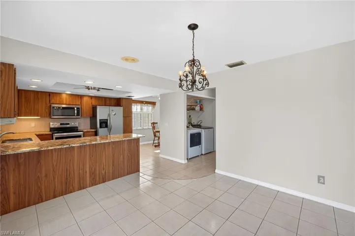 609 SE 21st  ST, Cape Coral, FL 33990