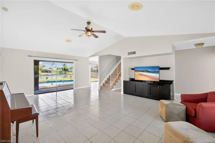 609 SE 21st  ST, Cape Coral, FL 33990