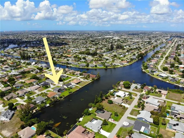 609 SE 21st  ST, Cape Coral, FL 33990