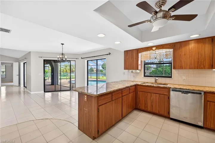 609 SE 21st  ST, Cape Coral, FL 33990