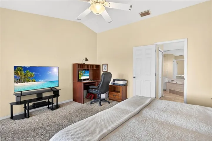 609 SE 21st  ST, Cape Coral, FL 33990