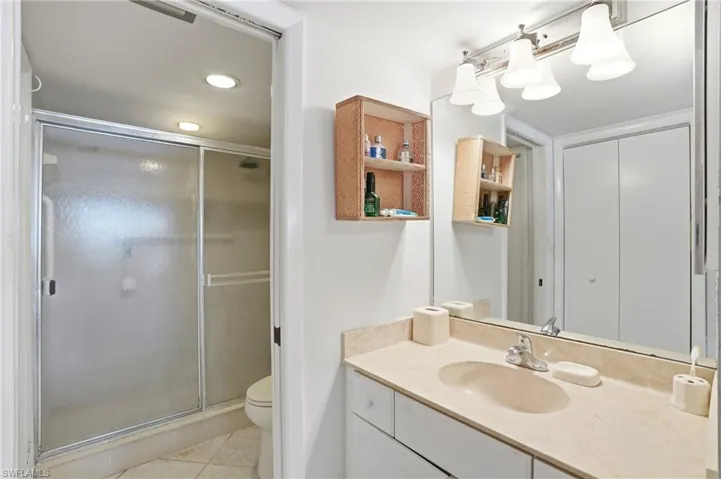5810  Trailwinds  DR, Fort Myers, FL 33907