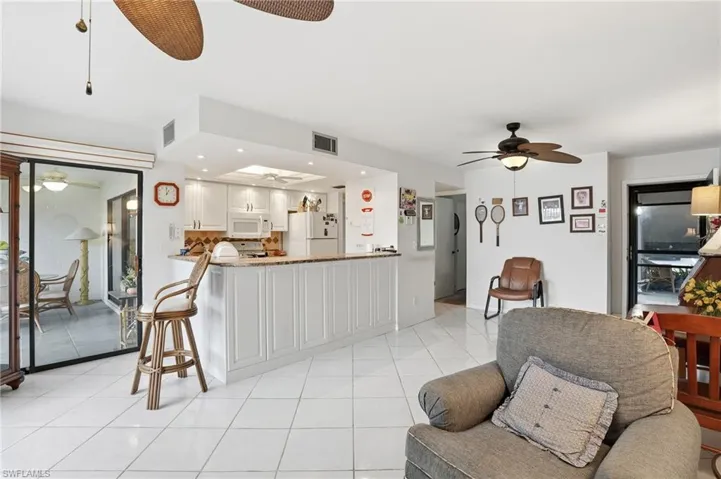 5810  Trailwinds  DR, Fort Myers, FL 33907