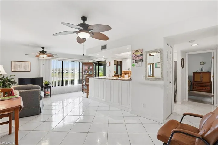 5810  Trailwinds  DR, Fort Myers, FL 33907