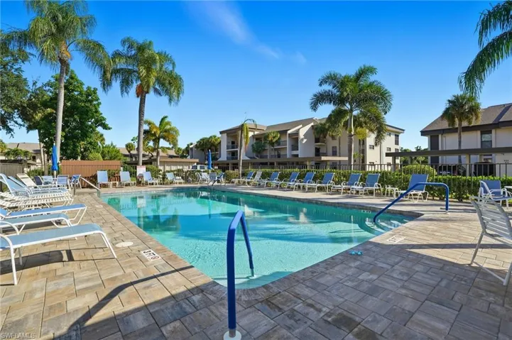 5810  Trailwinds  DR, Fort Myers, FL 33907