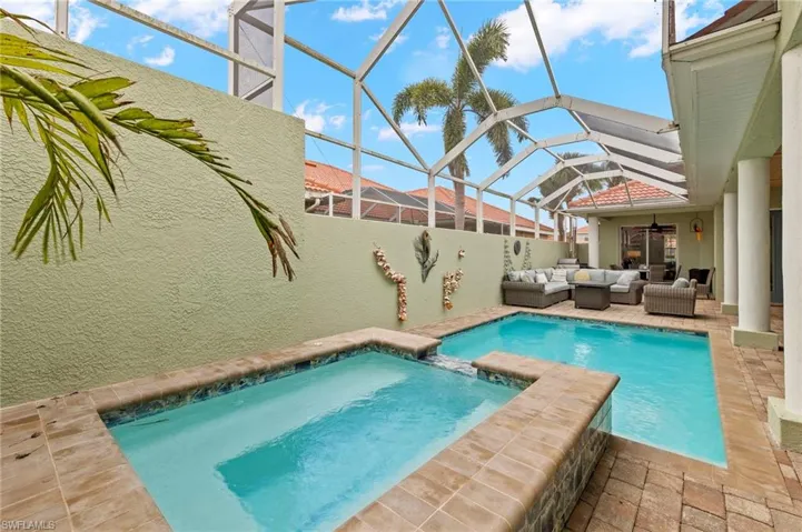 This salt water pool has a swim resistor!  Also has night lighting for the pool!