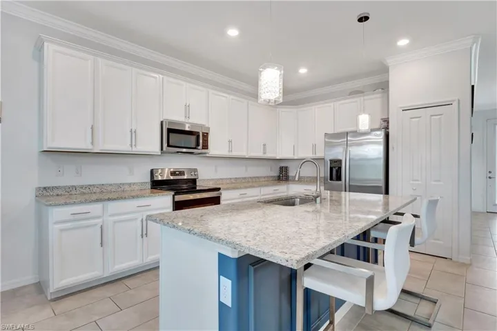 2122 Hamlin St, Naples, Florida 34120