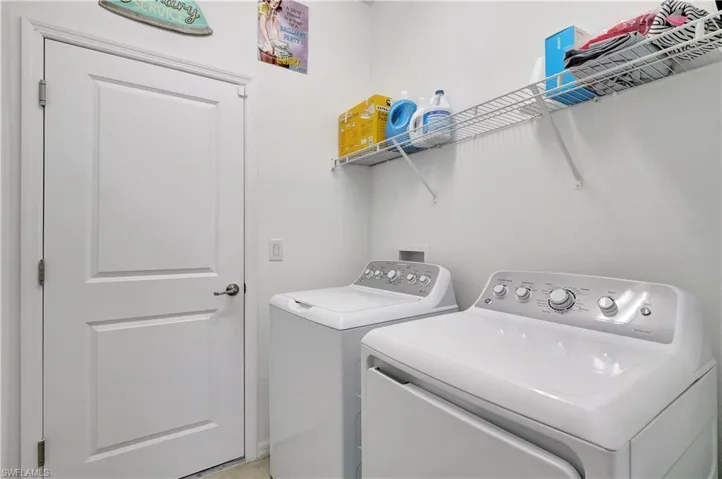 2122 Hamlin St, Naples, Florida 34120