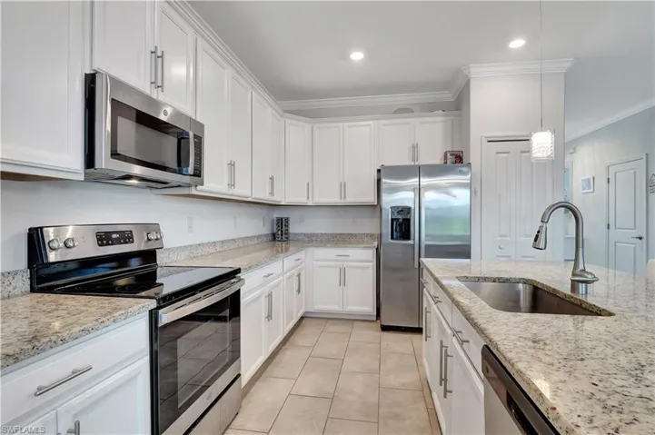 2122 Hamlin St, Naples, Florida 34120