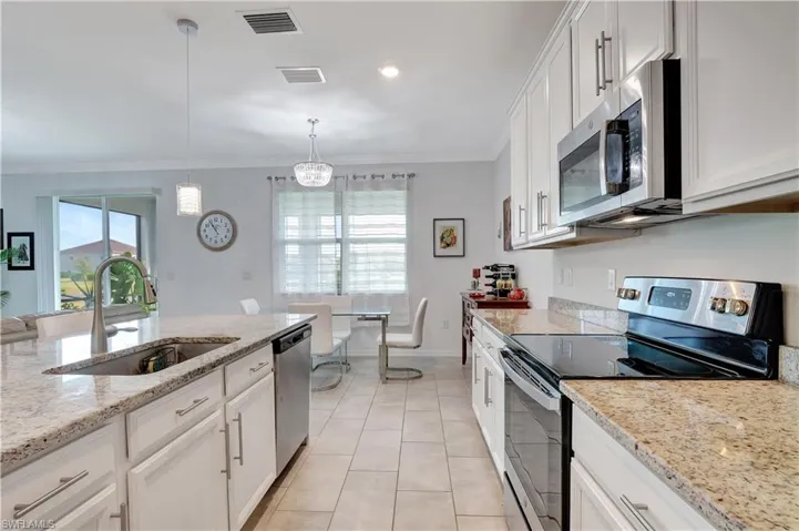 2122 Hamlin St, Naples, Florida 34120