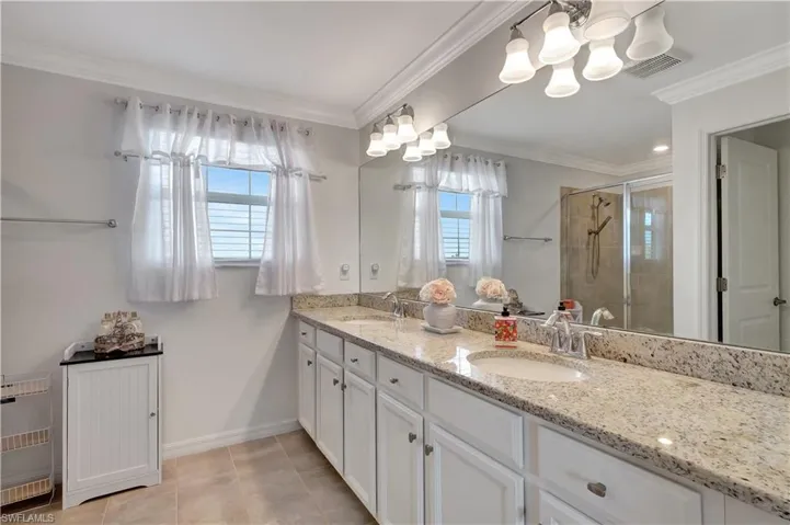2122 Hamlin St, Naples, Florida 34120