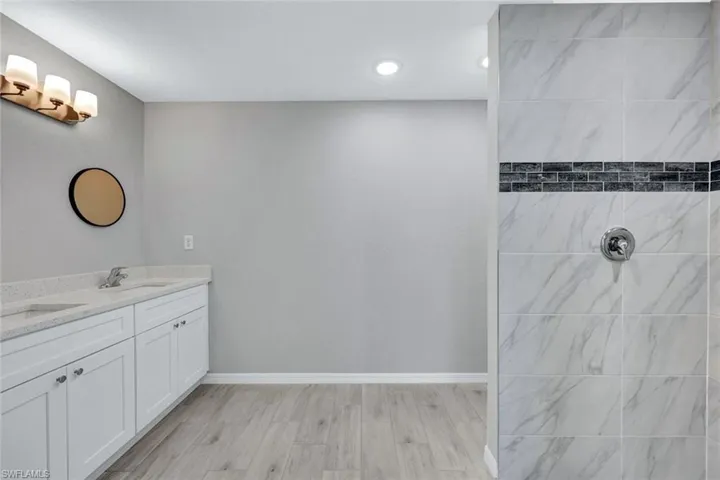 owner's ensuite bath