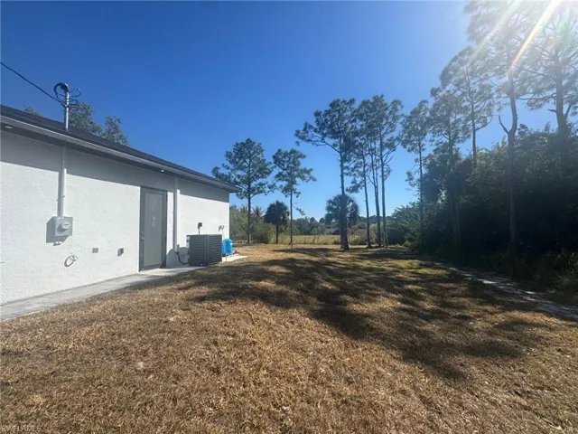 748 Chattman St E, Lehigh Acres, Florida 33974