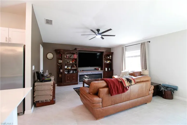 2702 5th Ave, Cape Coral, Florida 33909