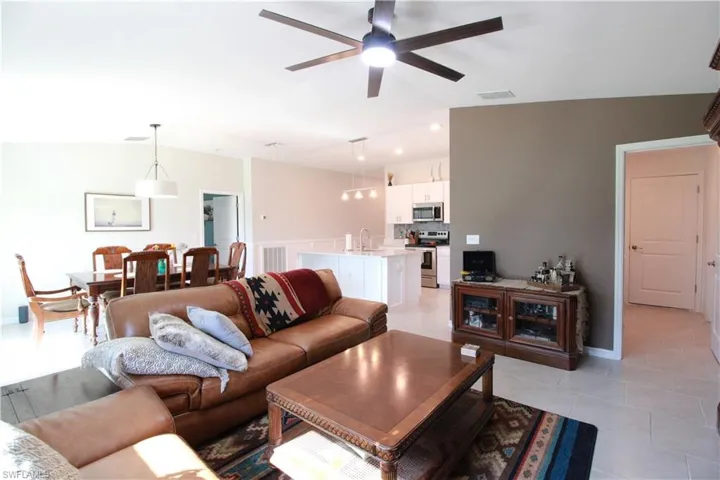 2702 5th Ave, Cape Coral, Florida 33909