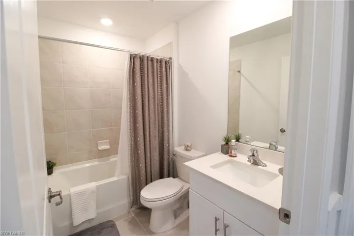 2702 5th Ave, Cape Coral, Florida 33909